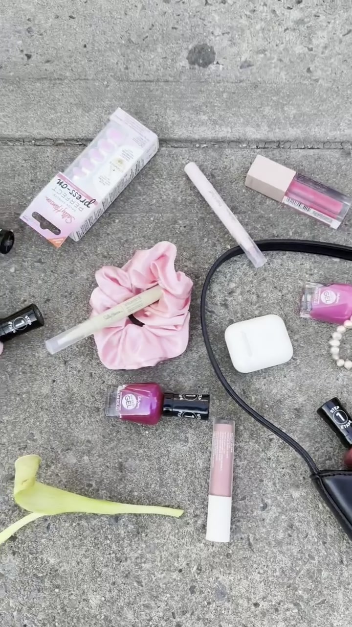 The Purse Spill